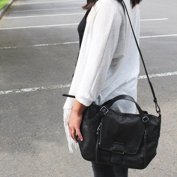 Kooba "Jonnie" Handbag in black NWT! DEFECT! - Picture 3 of 5
